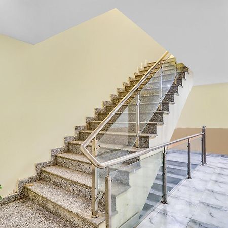 Hotel O Prince Home Stay Near Ambience Mall New Delhi Luaran gambar