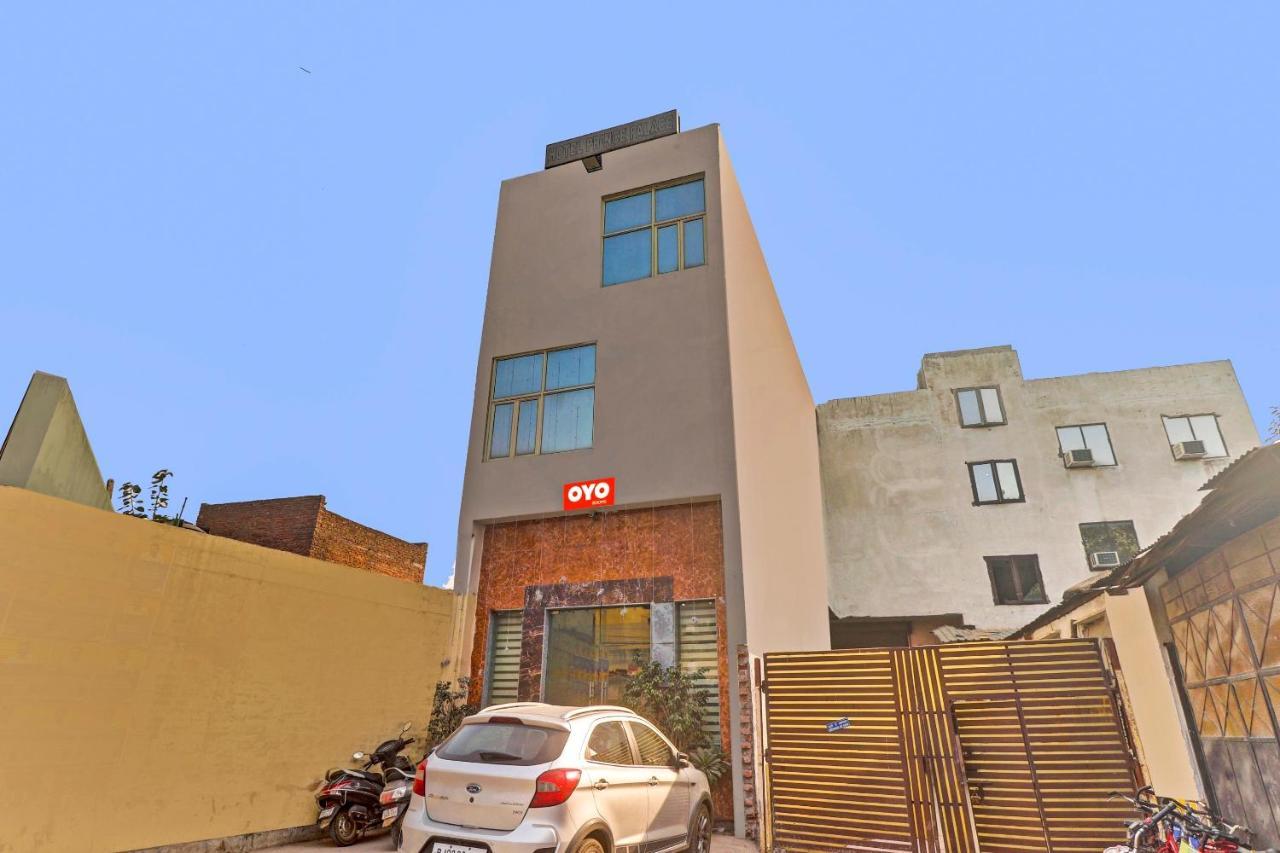 Hotel O Prince Home Stay Near Ambience Mall New Delhi Luaran gambar