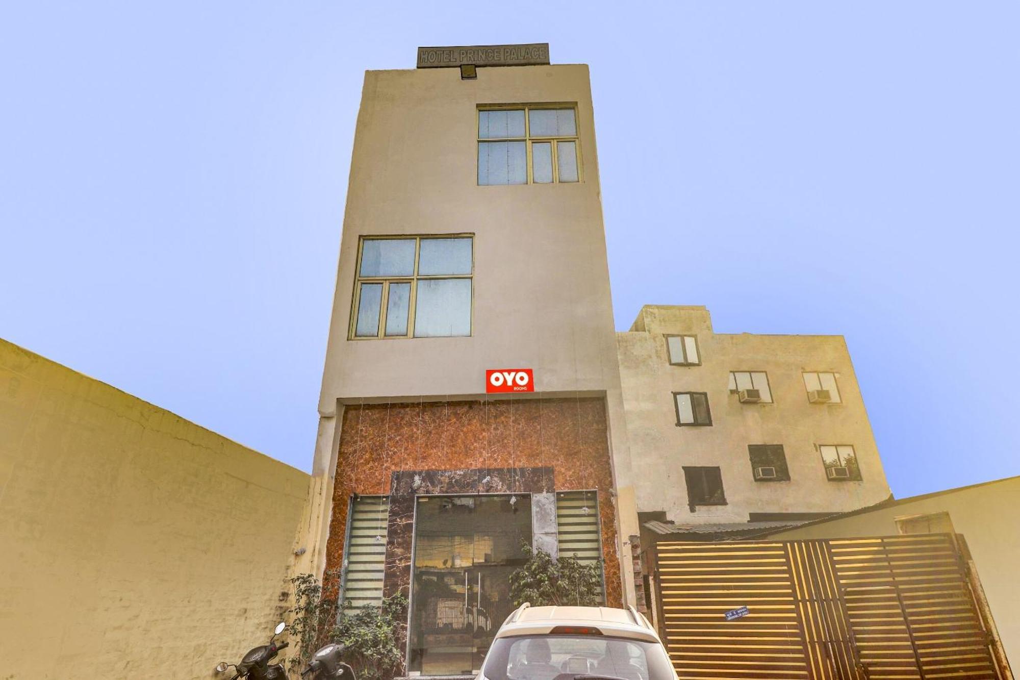 Hotel O Prince Home Stay Near Ambience Mall New Delhi Luaran gambar
