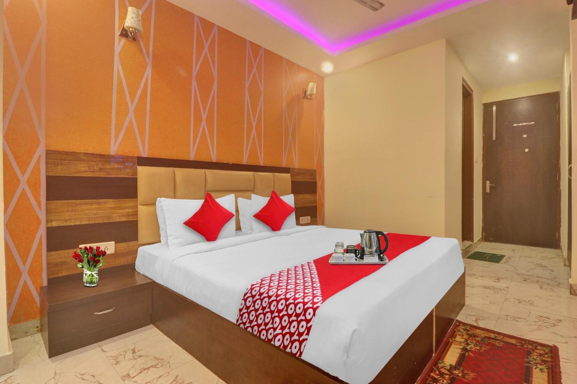 Hotel O Prince Home Stay Near Ambience Mall New Delhi Luaran gambar