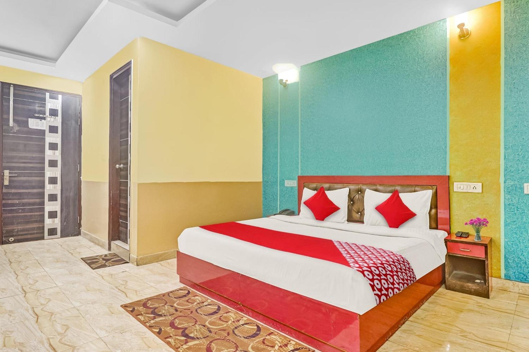 Hotel O Prince Home Stay Near Ambience Mall New Delhi Luaran gambar